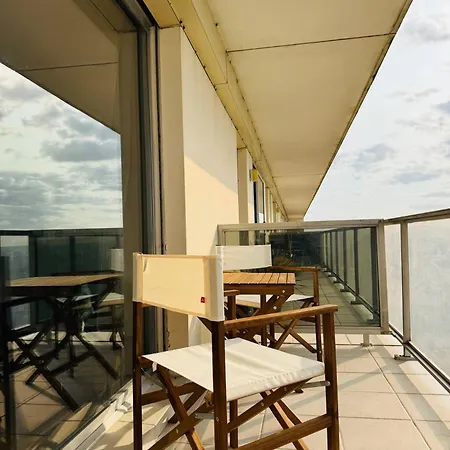 Lägenhet Avec Vue Sur La Et Terrasse