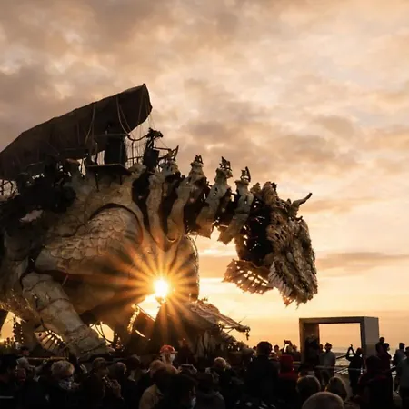 Avec Vue Sur La Et Terrasse *