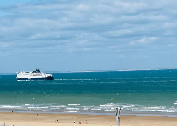 Apartment Avec Vue Sur La Et Terrasse *